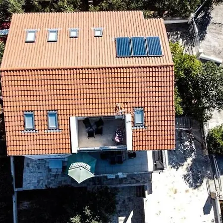 Genesis 4 Lägenhet Trogir