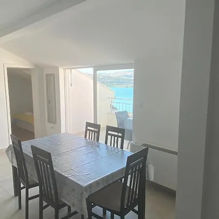 Genesis 4 Apartment