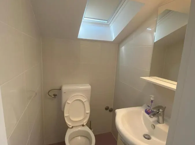 Genesis 4 * Τρογκίρ