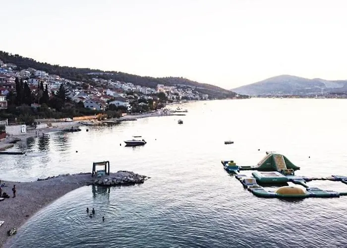 Genesis 4 Τρογκίρ